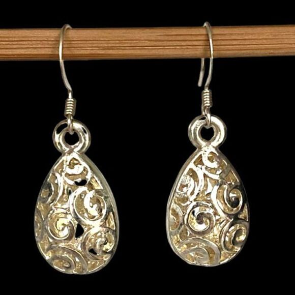 HE# Lovely Vintage Silver Dangle Earrings - Picture 2 of 6